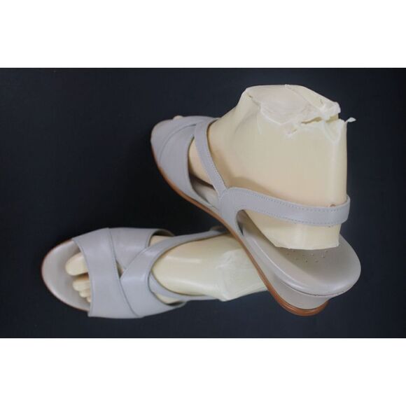SAS Tripad Comfort Caress Sandals Womens Size 9.5N Bone Leather Slingback - Picture 1 of 11